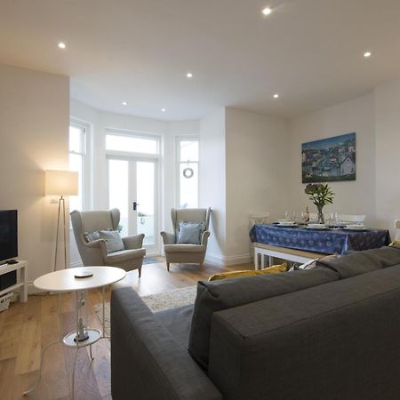 Sea Legs - 2 Bedroom Apartment - Tenby Kültér fotó