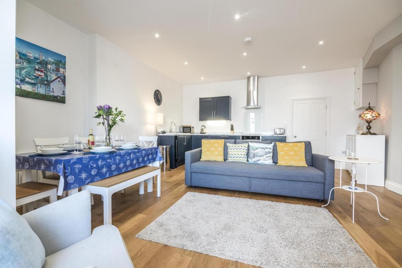 Sea Legs - 2 Bedroom Apartment - Tenby Kültér fotó