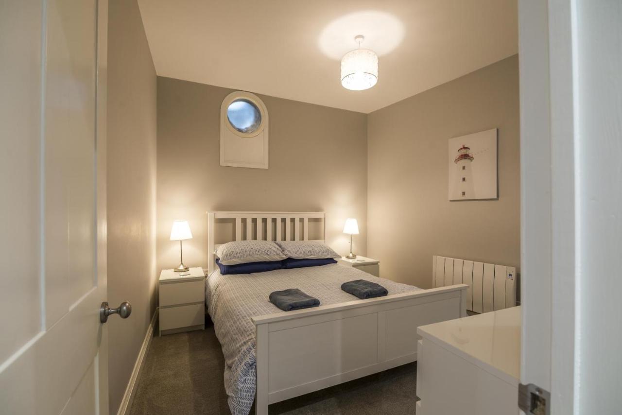 Sea Legs - 2 Bedroom Apartment - Tenby Kültér fotó