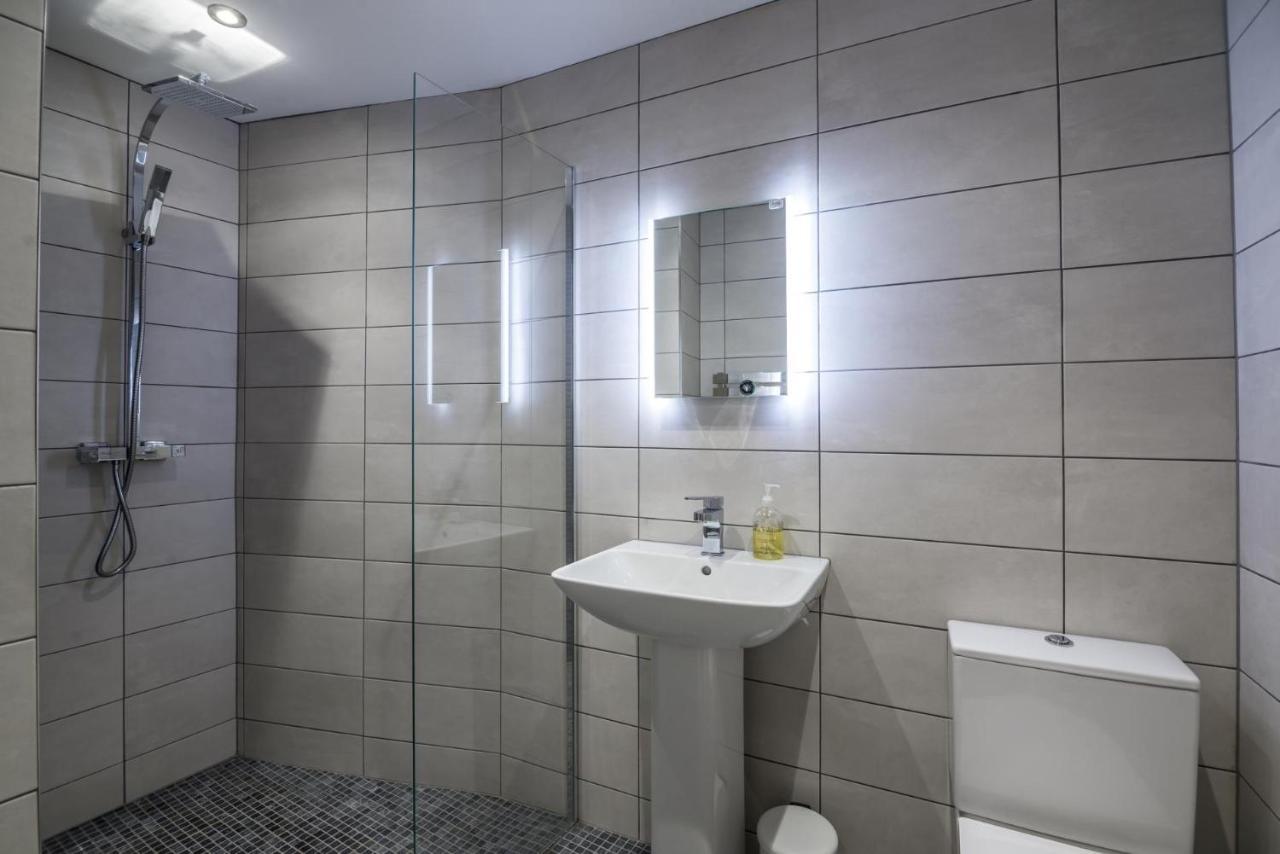 Sea Legs - 2 Bedroom Apartment - Tenby Kültér fotó