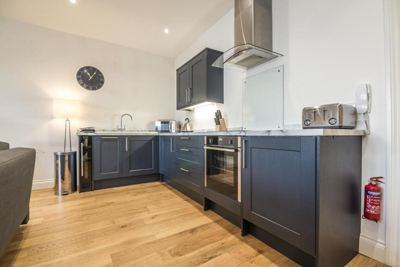 Sea Legs - 2 Bedroom Apartment - Tenby Kültér fotó