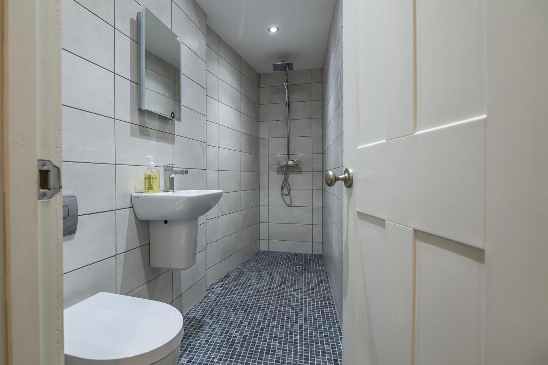 Sea Legs - 2 Bedroom Apartment - Tenby Kültér fotó