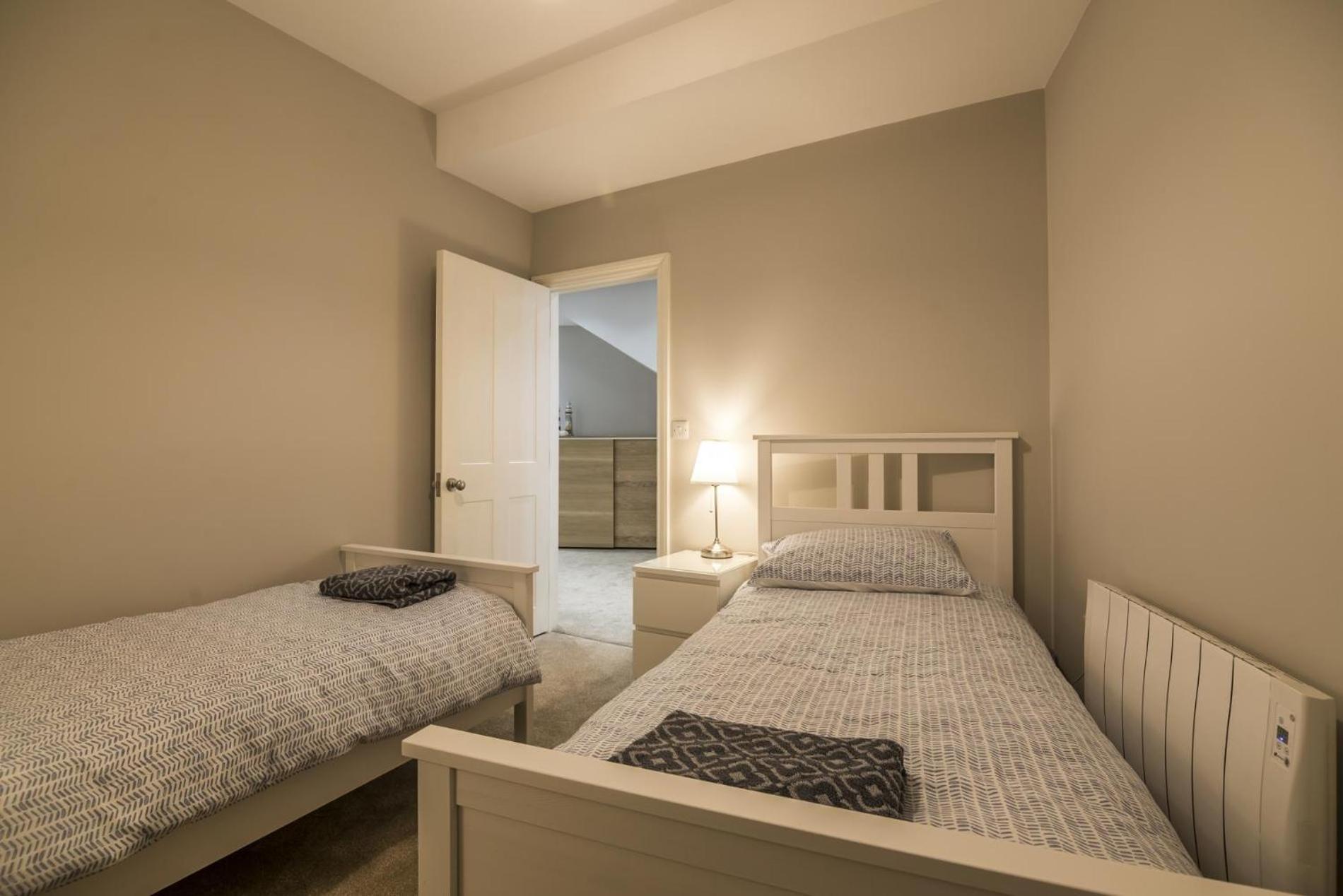 Sea Legs - 2 Bedroom Apartment - Tenby Kültér fotó