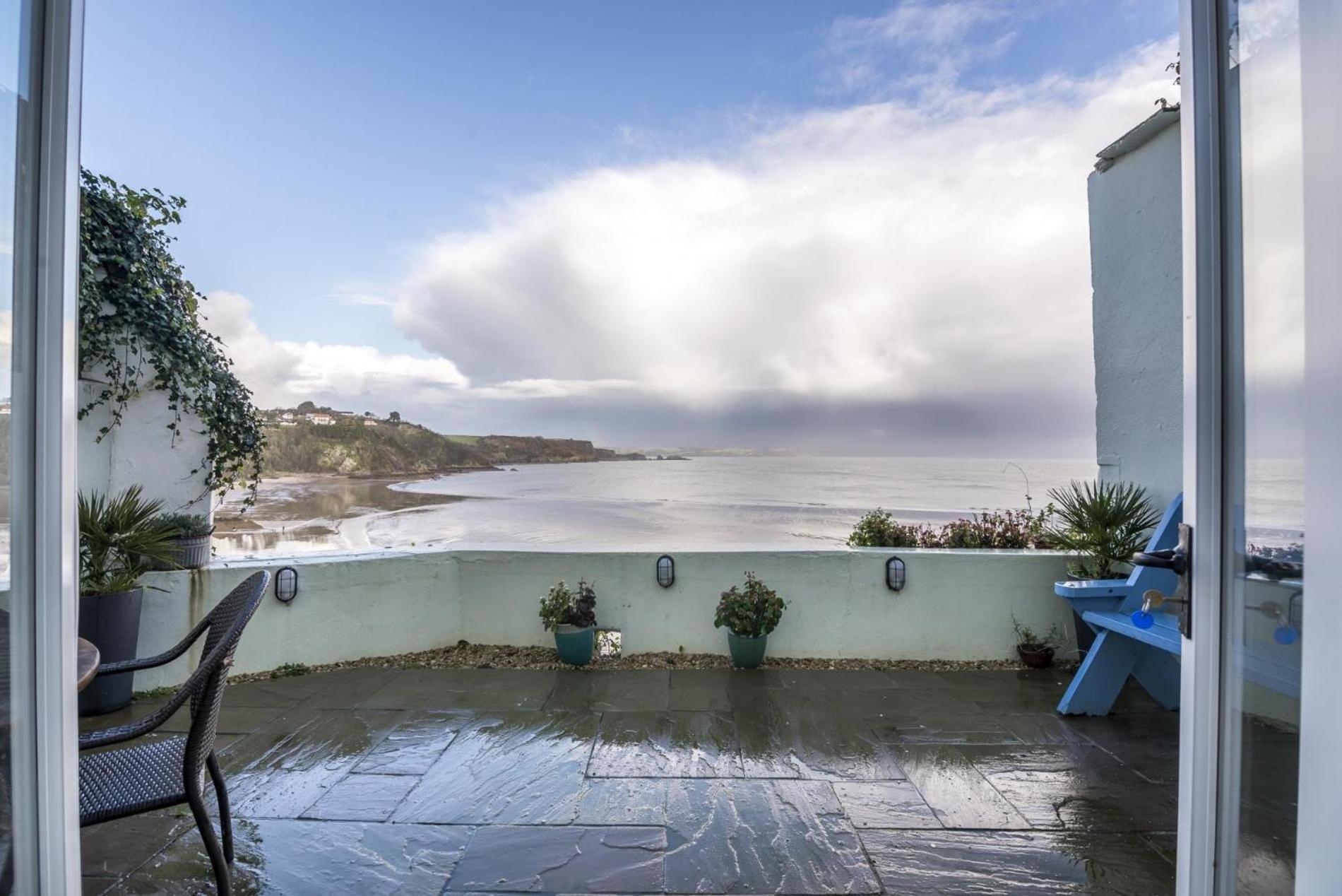 Sea Legs - 2 Bedroom Apartment - Tenby Kültér fotó